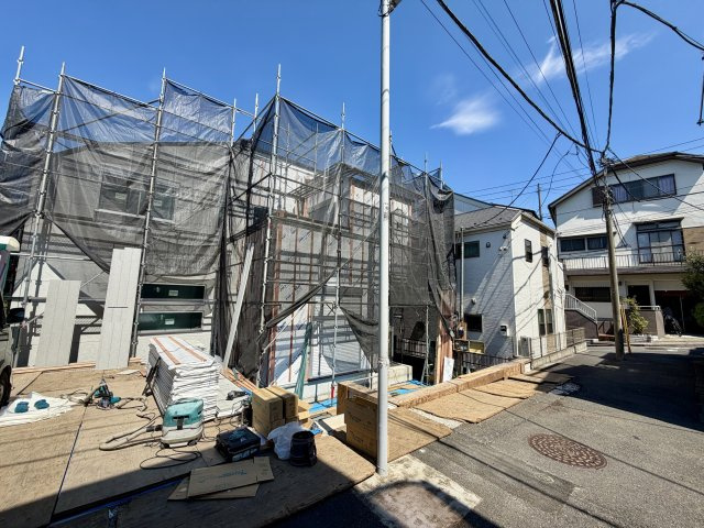 板橋区成増4丁目　機能的なデザイン邸宅　限定1棟の前面道路含む現地写真