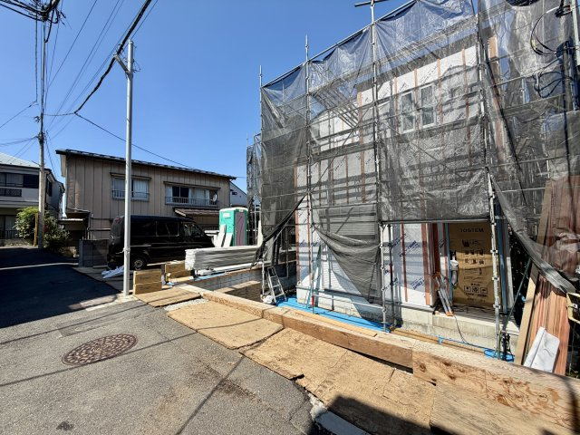板橋区成増4丁目　機能的なデザイン邸宅　限定1棟の前面道路含む現地写真