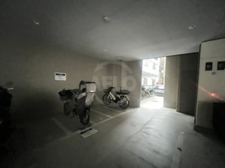 【その他共用部分】 | フェリシア江坂 | バイク置き場