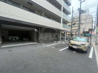 【駐車場】 | フェリシア江坂 | 駐車場