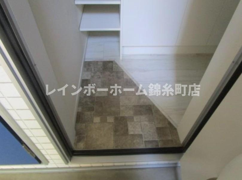 H-RESIDENCEの玄関