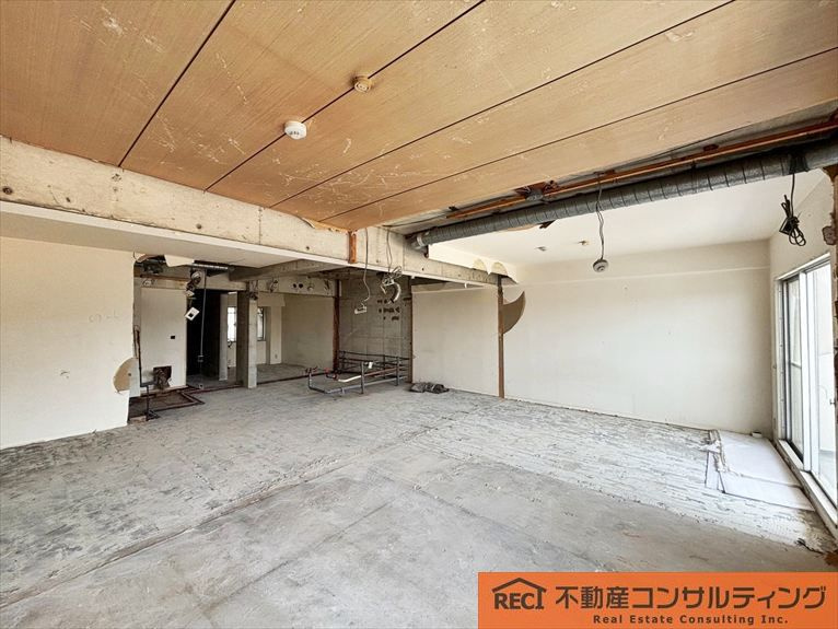 西宮東パークマンションの居間・リビング