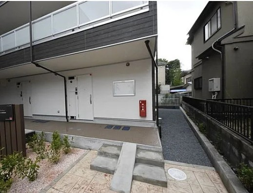船橋市中野木２丁目の賃貸マンションのエントランス