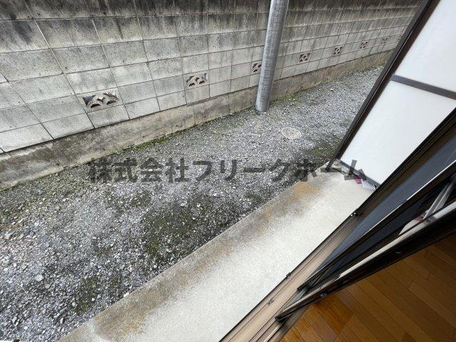 武蔵野市境５丁目のアパートのバルコニー