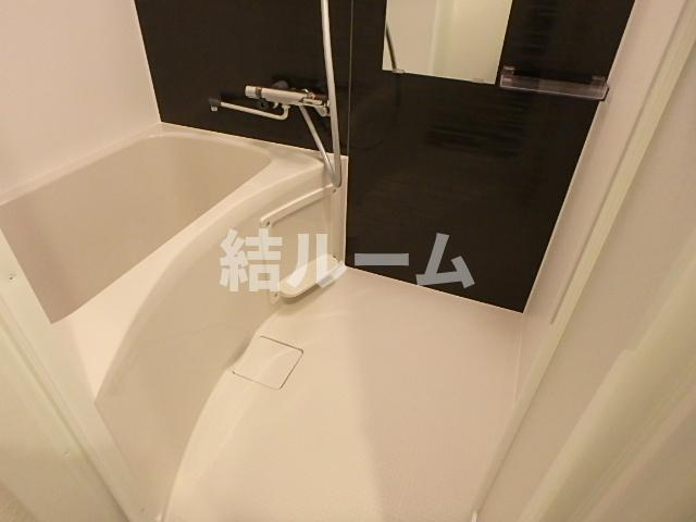 川口市並木３丁目の賃貸マンションの浴室