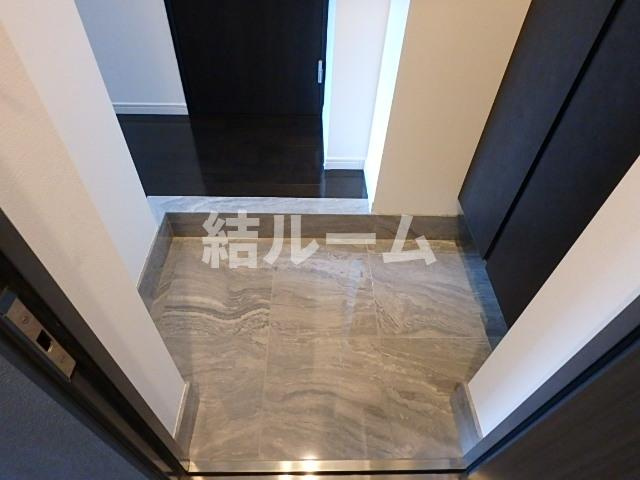川口市並木３丁目の賃貸マンションの玄関