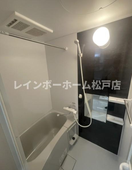 リュクスシティー鎌ヶ谷の浴室|※別部屋参考写真