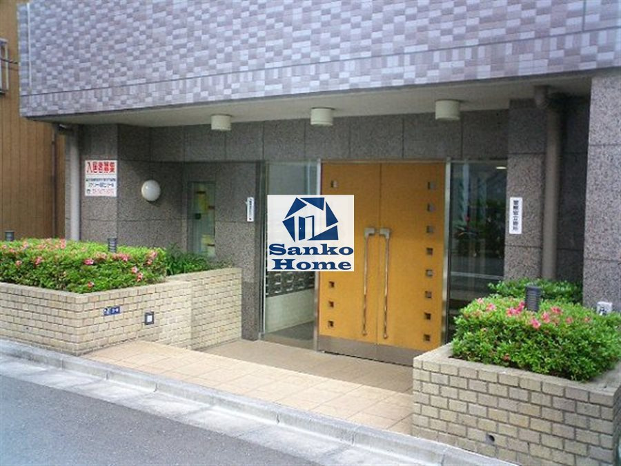 スカイコート銀座東のエントランス