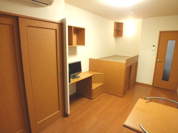 レオパレスシャンブル参番館の寝室