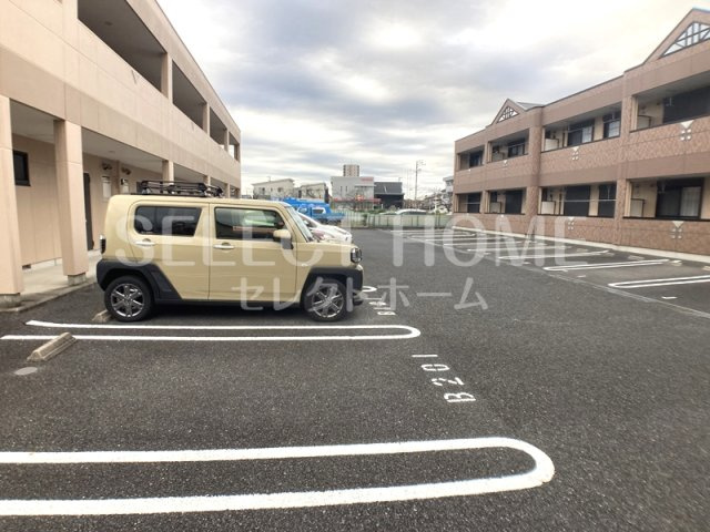 【駐車場】 | ラブリータウンＢ棟 | 駐車場完備です