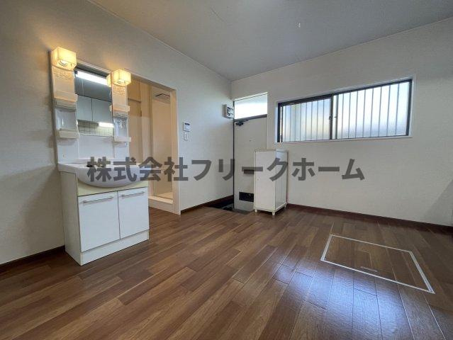 武蔵野市境５丁目のアパートの居間・リビング