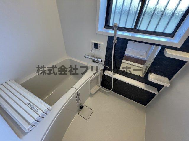 武蔵野市境５丁目のアパートの浴室