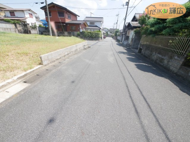 加古川市西条山手１丁目　土地の前面道路含む現地写真