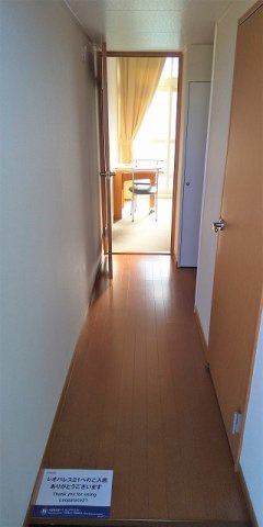 レオパレスネオの玄関