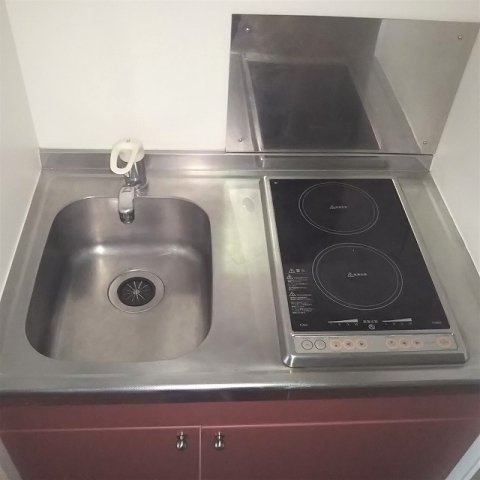 レオパレスセンタービレッジⅠのキッチン|2口電気コンロ