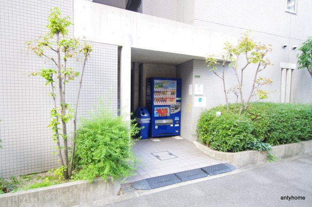 グランディ梅田北　仲介手数料無料のエントランス
