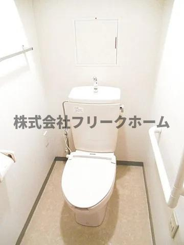 小金井市梶野町５丁目の賃貸マンションのトイレ