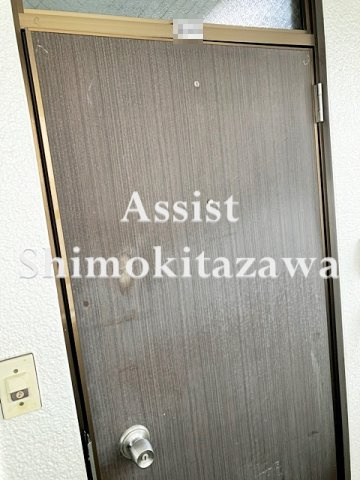 世田谷区赤堤４丁目のアパートの玄関