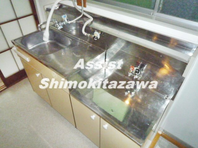 世田谷区代沢２丁目のアパートのキッチン