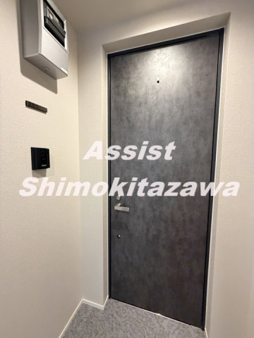 クレール世田谷の玄関