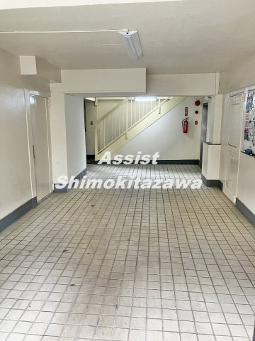 杉並区方南２丁目の賃貸マンションのロビー