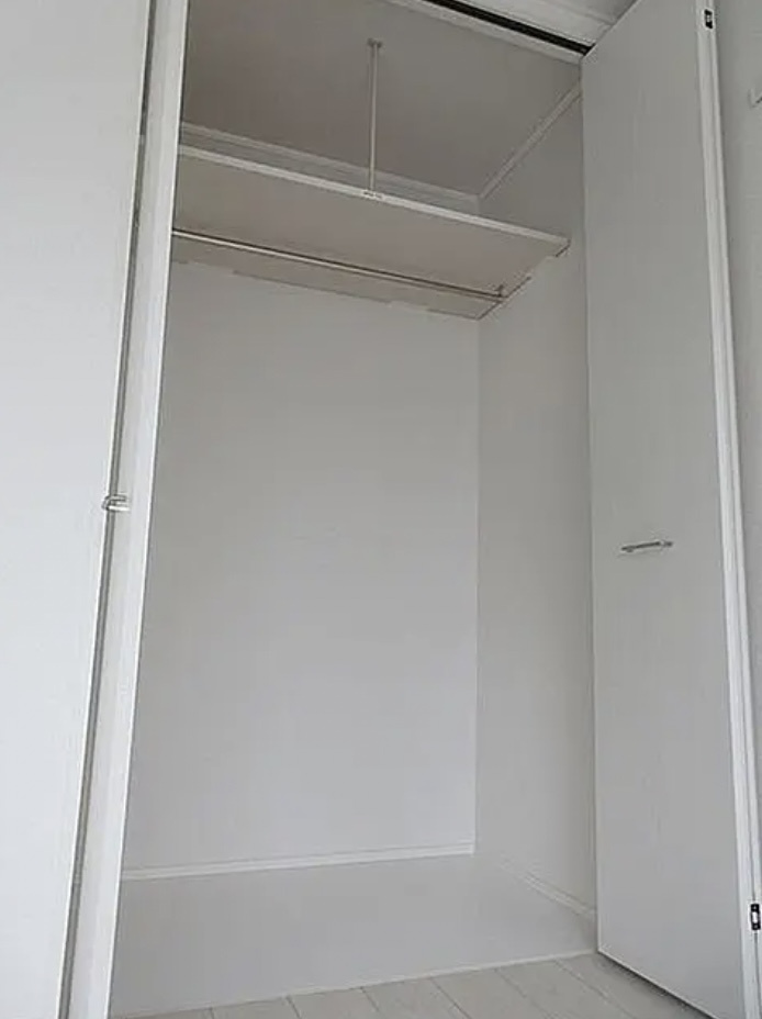 DreamHeim三軒茶屋　角部屋　オートロック　ダブルロックの収納