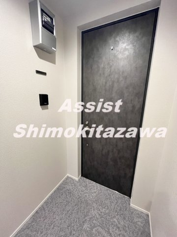 クレール世田谷の玄関