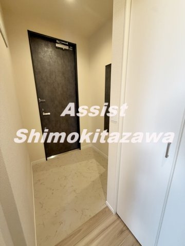 クレール世田谷の玄関