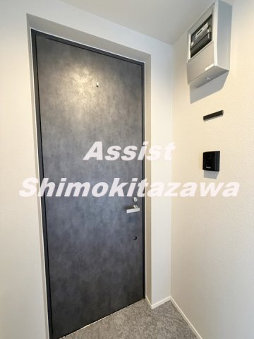 クレール世田谷の玄関