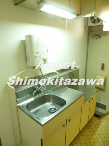世田谷区代沢２丁目のアパートのキッチン