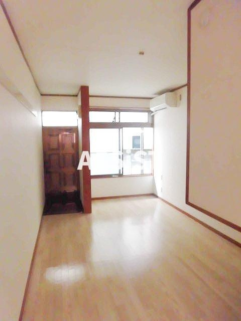ハイツ青山の居間・リビング