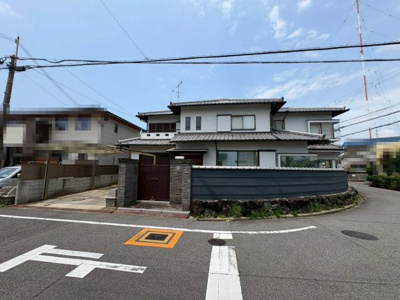 【外観】 | 引野町２丁　中古一戸建 | 全居室収納有りますので、収納場所に困らず綺麗な室内をたもてますね！