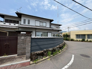 【外観】 | 引野町２丁　中古一戸建 | ２面採光の居室もありますよ！明るい室内は、風通しも良く、大変居心地の良い空間となっております♪爽やかな風を感じて起きる朝は、快適生活の始まりに！