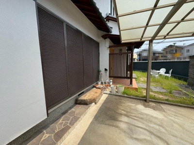 【駐車場】 | 引野町２丁　中古一戸建 | サンディ堺菩提店まで徒歩８分！毎日のお買い物に便利ですね！