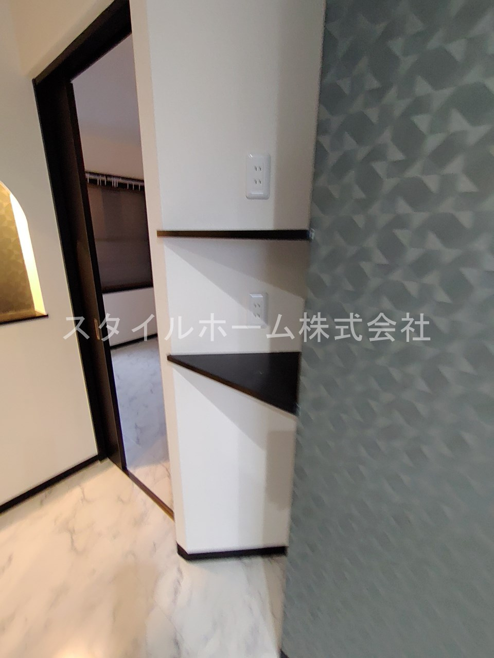 鈴木ハイツの収納|同建物内別部屋の写真です。