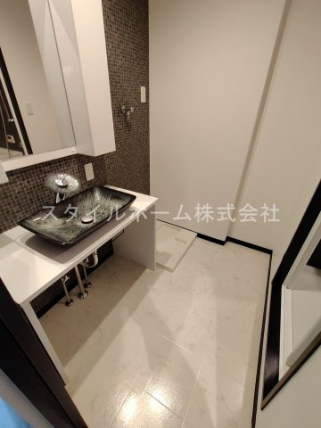 鈴木ハイツのキッチン|同建物内別部屋の写真です。