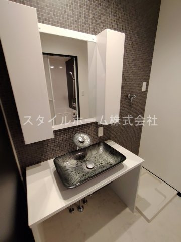 鈴木ハイツの洗面所|同建物内別部屋の写真です。
