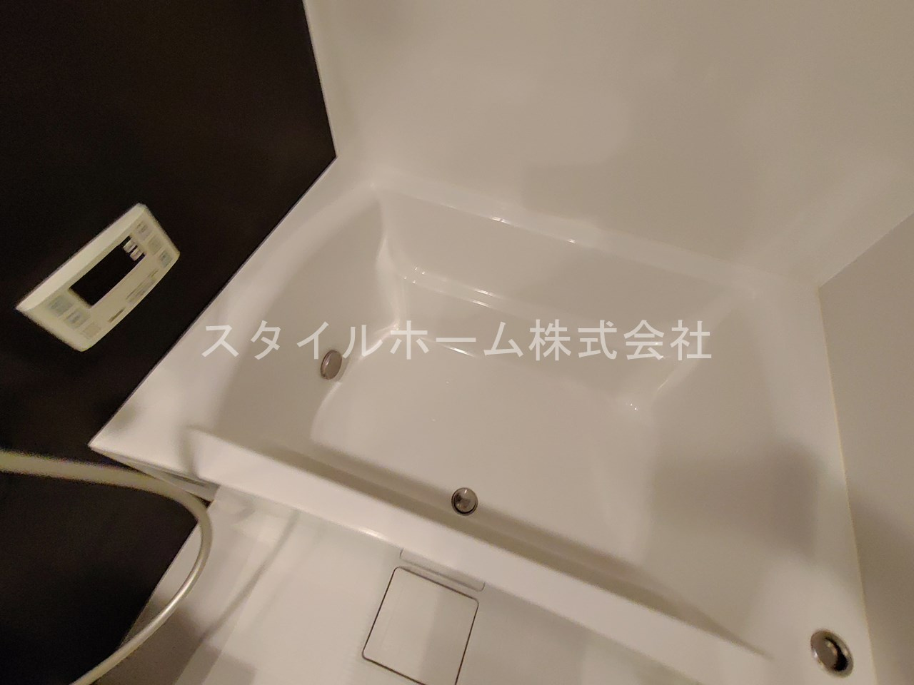 鈴木ハイツの浴室|同建物内別部屋の写真です。