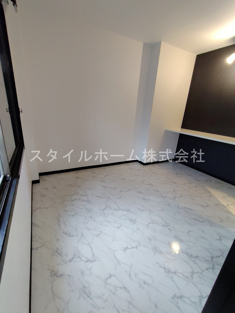 鈴木ハイツの設備|同建物内別部屋の写真です。