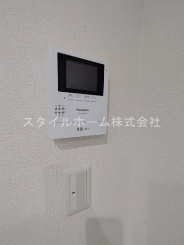 鈴木ハイツのセキュリティ|同建物内別部屋の写真です。