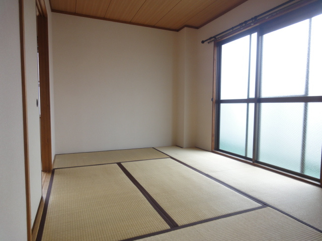 ハイツ中山の和室