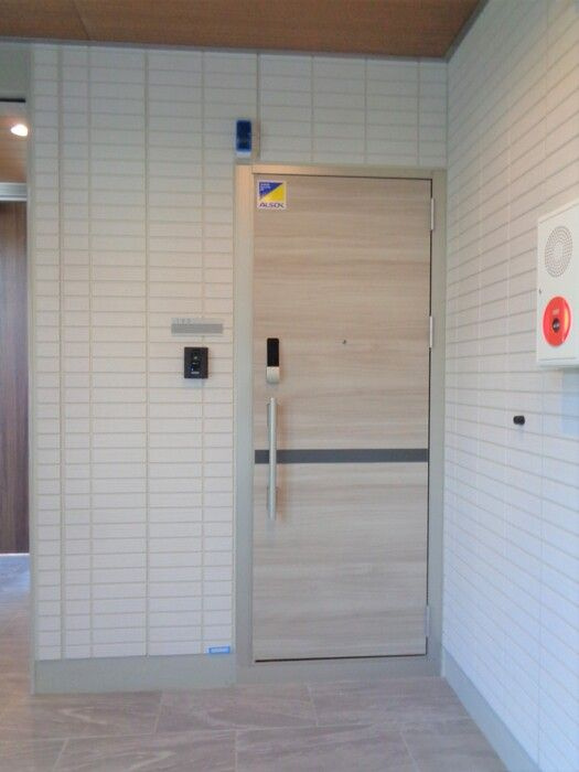 上町ＤＫハイムの玄関