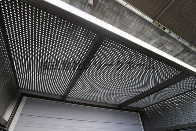 小金井市東町２丁目のアパートのバルコニー