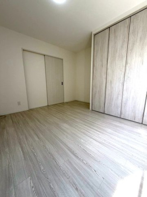 【洋室】 | 250万円大幅値下げ！10月1日リフォーム完了しました！高槻市淀の原町 | ■各居室に収納スペースがあります。