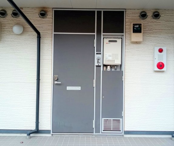 レオパレスＭＵＳＡＳＨＩの玄関