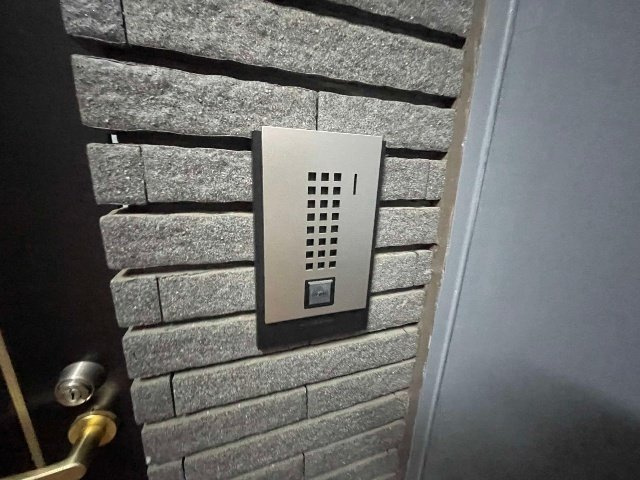 グリフィン祐天寺のエントランス