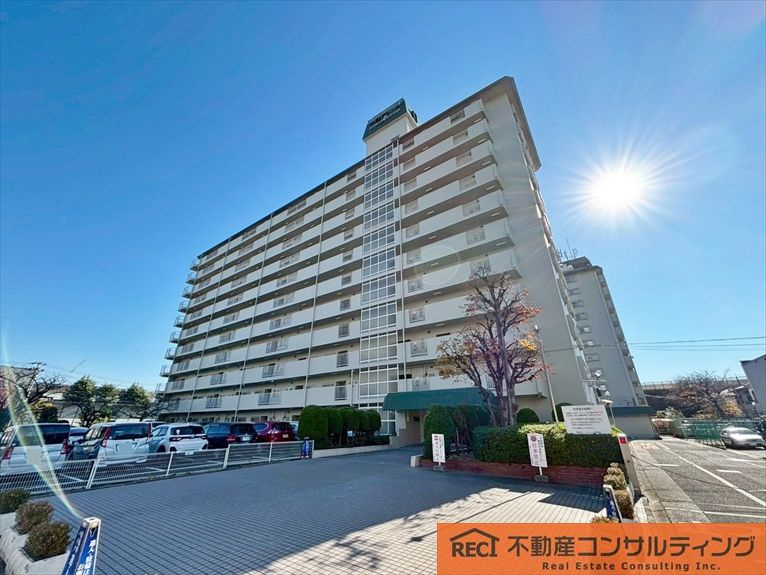 西宮グリーンマンション1号棟の外観|おしゃれなリノベーション物件！
