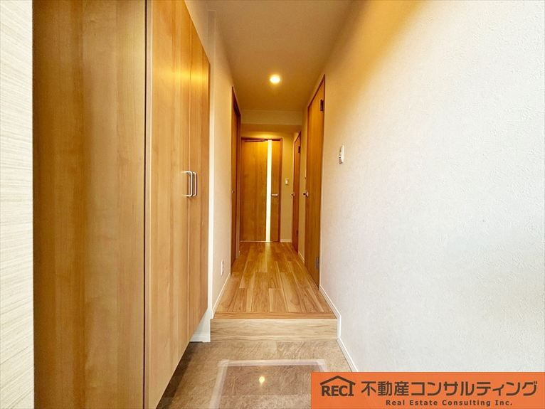 西宮グリーンマンション1号棟の玄関