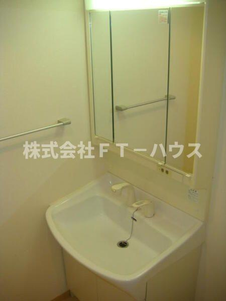 ドゥーエ国府台の独立洗面台