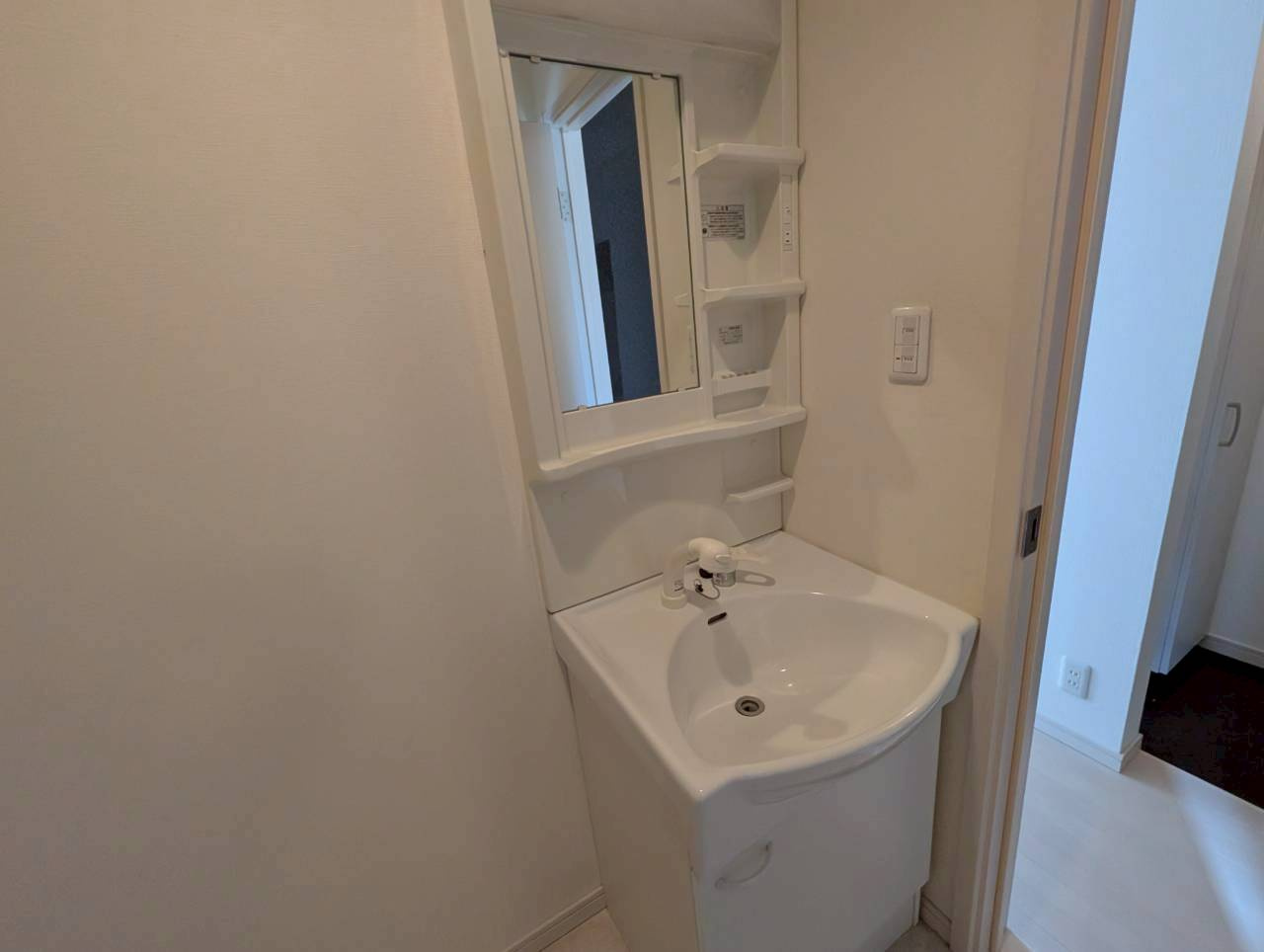 クレインビル小戸の独立洗面台